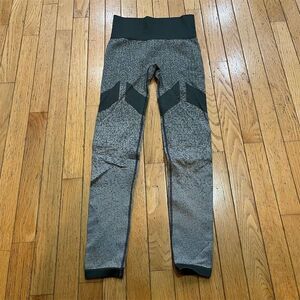 Adidas Women's XS Gray Seamless Chevron Running Tights Leggings